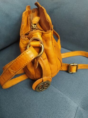 Классические сумки: Шикарная сумочка кроссбоди,отличная мягкая кожа, цвет коньякразмер at lalafo.kg — 7 Классические сумки: Шикарная сумочка кроссбоди,отличная мягкая кожа, цвет коньякразмер — 7