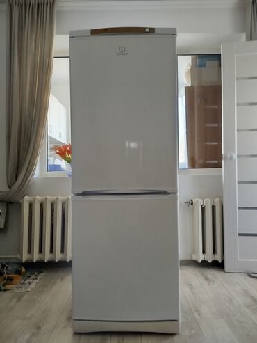 холодильники hitachi: Холодильник Indesit, Б/у, Двухкамерный, De frost (капельный), 60 * 170 * 55