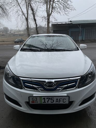 дешевые авто: BYD : 2019 г., 1.6 л, Автомат, Электромобиль, Седан