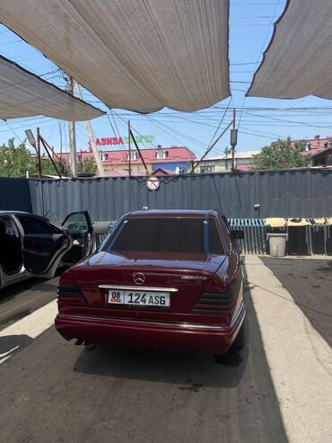 красные машины: Mercedes-Benz W124: 1993 г., 2.2 л, Автоматтык, Бензин, Седан