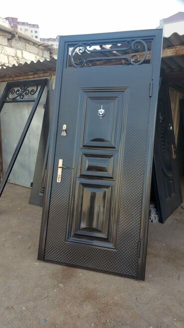 Giriş qapıları: Yeni Giriş qapısı Ödənişli çatdırılma — 28