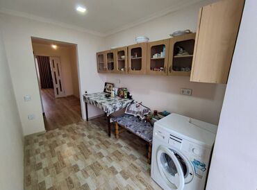 kirayə mənzillər 2024: Neftciler m/s 3-4 deq piyada yolda,1 nefer otaq yoldasi xanim