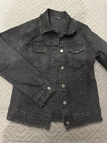 Qara denim gödəkcə - Material: sıx toxunmuş denim (pambıq əsaslı)