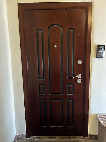 Metall giriş qapısı – klassik dizayn - Material: polad əsaslı, taxta