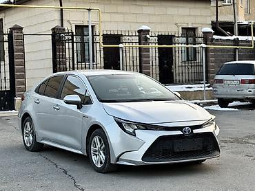 Toyota: Toyota Corolla: 2020 г., 1.8 л, Вариатор, Гибрид, Седан — 2