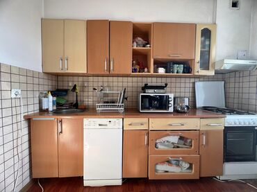 уголок кухонный стол: Кухонный гарнитур с рабочей поверхностью и комплектом навесных и