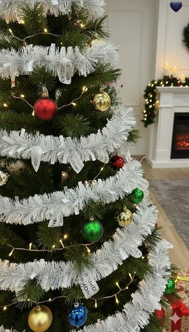 Yeni il ağacları: LED işıqlı Yeni il ağacı – payetli bəzəklərlə - Realistik iynəyarpaq — 30