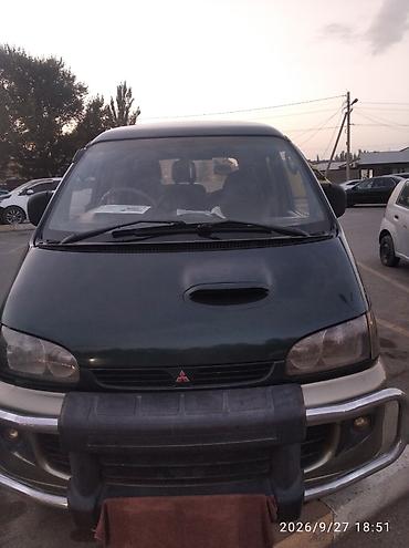 шины на делику: Mitsubishi Space Gear: 1995 г., 3 л, Автомат, Бензин, Минивэн — 2