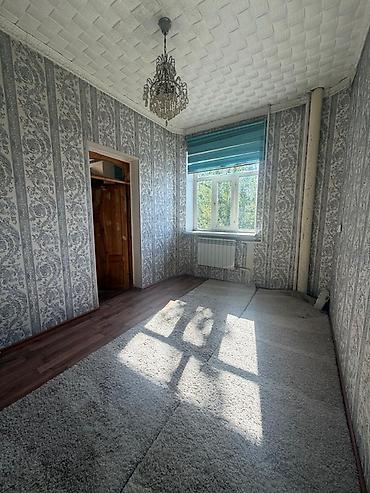 Продажа коттеджей и домов: Продается двухэтажный жилой дом с огражденным участком и широкими — 16