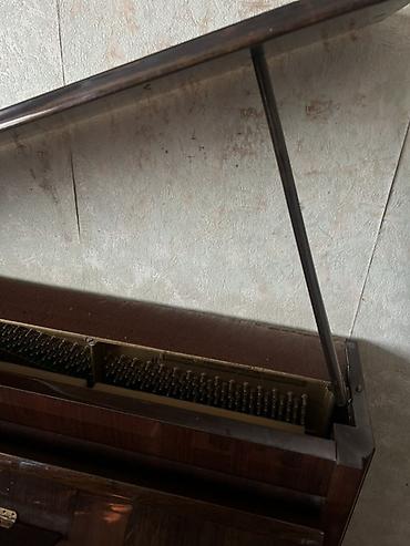 qarmon satilir: 🎹 Satılır – Weinbach piano (1980-ci il, Çexoslovakiya istehsalı) Əsl — 6