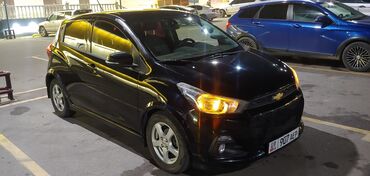 прадаю авто в рассрочку: Chevrolet Spark: 2016 г., 1 л, Робот, Бензин, Хетчбек