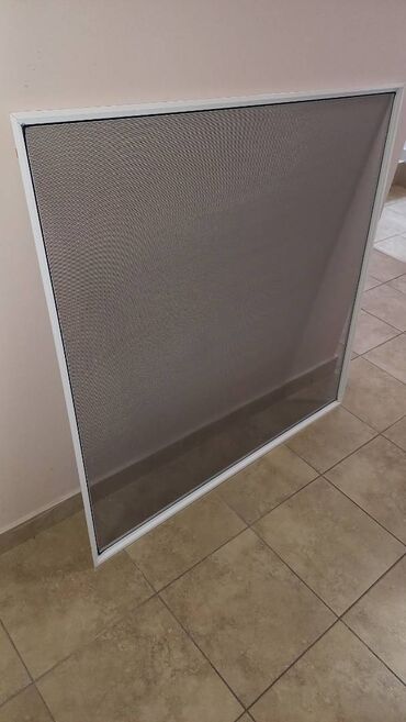 jysk navlake za fotelje: Komarnik za prozor 109x107.5cm Komarnik 109x107.5cm. Nov