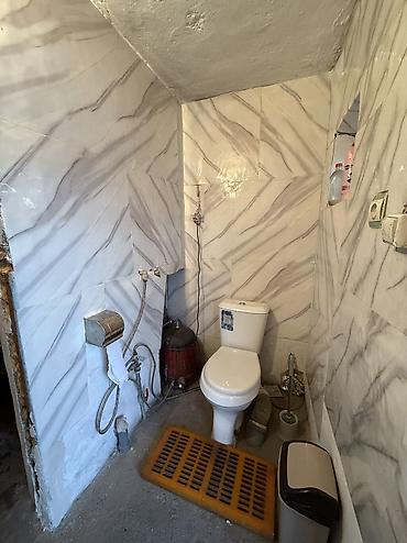 Продажа коттеджей и домов: 🏡 Продаётся угловой дом в Кызыл-Аскере 🔹 Участок — 5 соток 🔹 Дом — 80 — 17