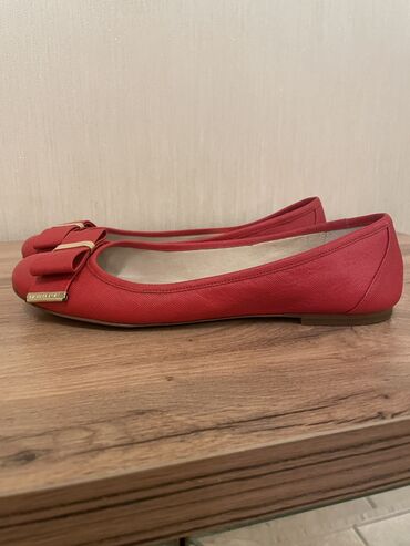 Туфли: Туфли, 37, Michael Kors, Б/у, цвет - Красный, Самовывоз at lalafo.kg Туфли: Туфли, 37, Michael Kors, Б/у, цвет - Красный, Самовывоз