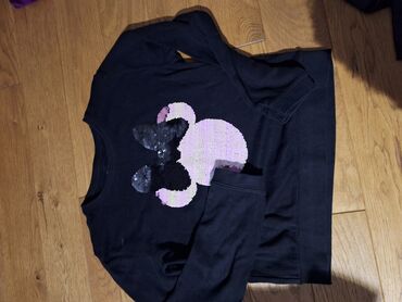 Duksevi: Benetton, Sa kapuljačom, 140-146 — 9