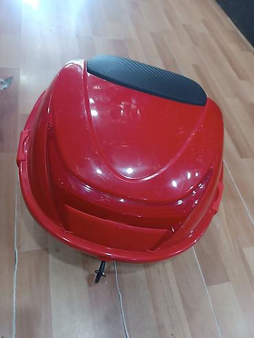 velo kaska: Moped/Motosiklet üçün arxa baqaj qutusu. Ünvan Q Qarayev metrosunun — 4