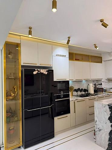 Mənzil kirayələyirəm: İcarəyə verilir 4 otaqlı yeni tikili 142 m², 28 May m. Kateqoriya — 18