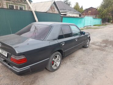 машина lada: Mercedes-Benz 230: 2.3 л, Механика, Бензин, Седан