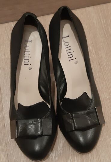 зимный обувь: Туфли 36, цвет - Черный