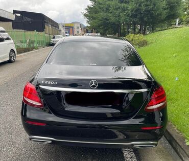 Mercedes-Benz: Mercedes-Benz E 220: 2 l | 2016 il Sedan — 4