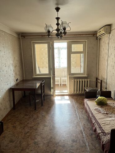продам 4 квартиру: 2 бөлмө, 43 кв. м, 104-серия, 3 кабат, Эски ремонт