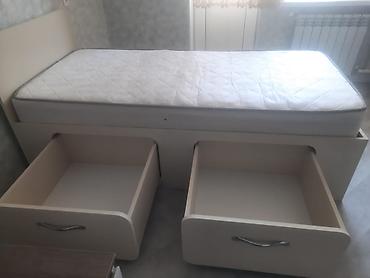 Çarpayılar: Tək nəfərlik çarpayı + döşək - Ölçü: standart tək nəfərlik (təxminən — 2