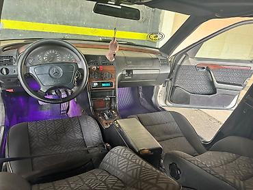 w203 mercedes: Mercedes-Benz C-Class: 1.8 l | 1994 il Sedan — 4