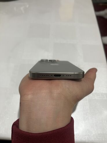 Apple iPhone: IPhone 15 Pro, Б/у, 256 ГБ, Серебристый, Чехол, 88 % — 6