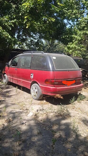 семиместные машины: Toyota Previa: 1994 г., 2.4 л, Механика, Бензин, Минивэн