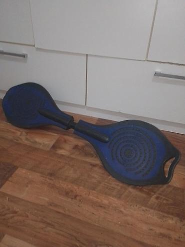 Trotineti, skejtbordovi i hoverbordovi: Ripstik (waveboard) – plavi - Daska sa dve platforme povezane — 1