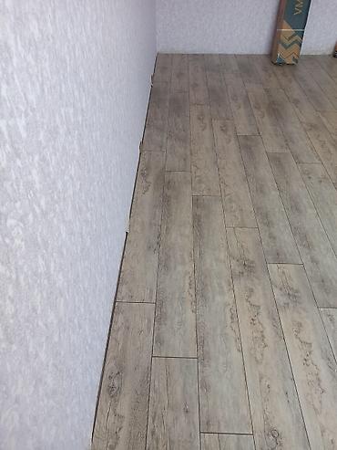 massiv parket: Laminat ustasi Her nov laminatlarin parketlerin vurulmasi Laga dikt — 5