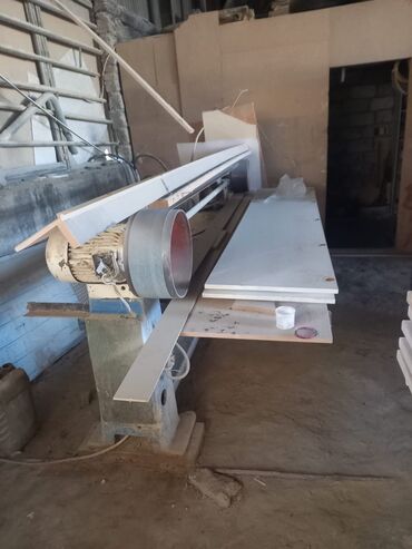 Mebel və taxta dəzgahları: CNC 4000 man, frez dəzgahı 1200 man,reysmus 40sm-lik 1100 — 5