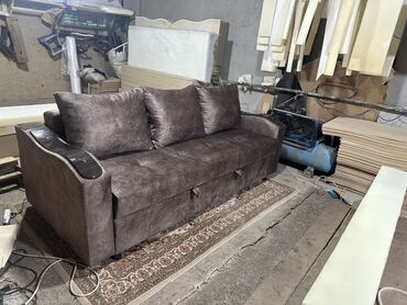 Угловые диваны: Диван мустанг с подушкой. Новый раздвижной диван. Размеры: с наружи — 14