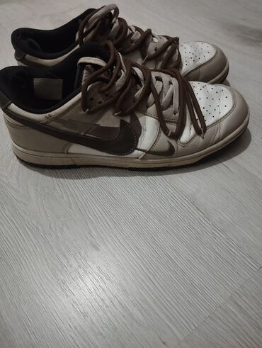 Кроссовки и спортивная обувь: Пара черных кед Converse All Star с белыми шнурками и белыми — 8