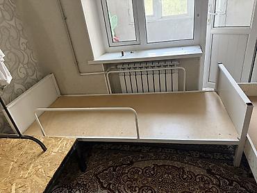 put up: Односпальная кровать белого цвета с защитным бортиком — 1