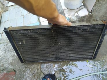 Radiatorlar: Nissan avtomobilinə aiddi radiatorlat iki ededdi bir balacadı biri