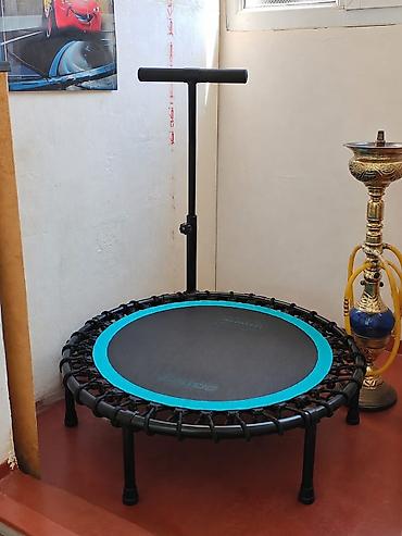 rezin batut: Fitnes batutu – tutacaqla - Dairəvi mini batut, evdə kardio və balans — 1