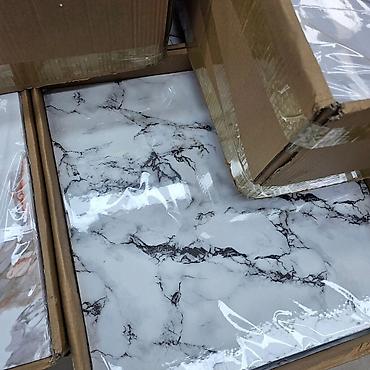 Ostalo: Dekorativni zidni paneli – 10 komada (60x60 cm) Paneli imaju moderan — 10