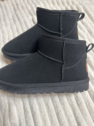 Сапоги: Сапоги, 36.5, UGG, Новый, цвет - Черный, Самовывоз