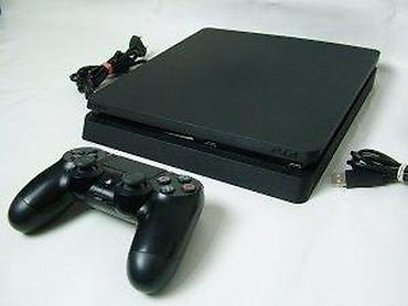 PS4 (Sony Playstation 4): U ponudi je Sony PlayStation 4.
Konzola je najnoviji SLIM model — 18