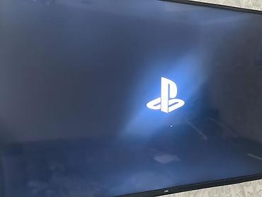 диски для игр: PlayStation 4 Slim (черная) Комплектация: - Консоль PS4 Slim - 2 — 2