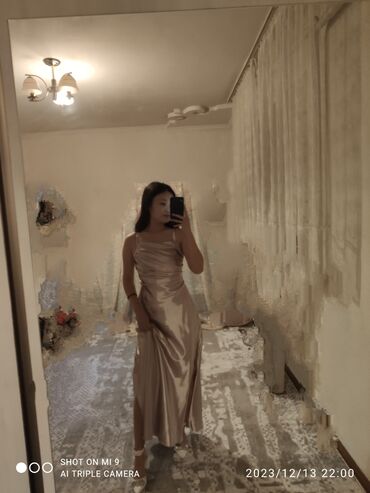 Вечерние платья: Вечернее платье