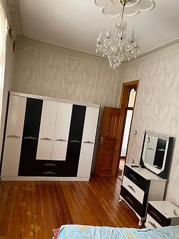 Uzunmüddətli kirayə mənzillər: Kiraye verilir 500azn aileye sirketlerede verile biler 800azn Ev — 10