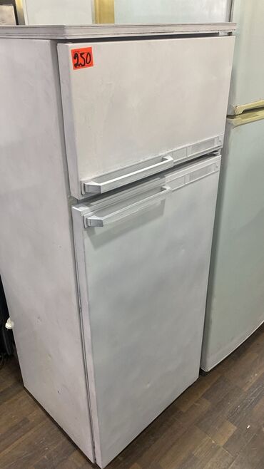 Soyuducular: 2 qapılı Indesit Soyuducu Satılır, rəng - Ağ