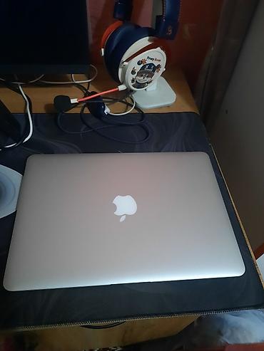 ми тв: Apple MacBook Air 13" (2017) - Дисплей: 13.3", подсветка клавиатуры — 1