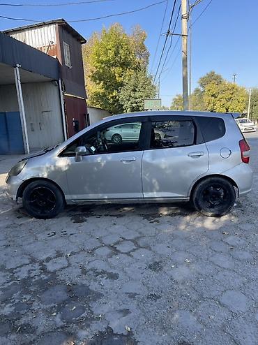 fit 3: Honda Fit: 2002 г., 1.3 л, Вариатор, Бензин, Хэтчбэк — 3