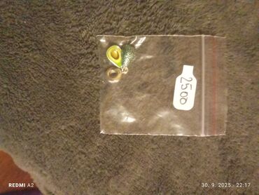 Prstenje: Srebrne minđuše sa kukicom i privjeskom u obliku suze. Centralni deo na lalafo.rs — 34 Prstenje: Srebrne minđuše sa kukicom i privjeskom u obliku suze. Centralni deo — 34