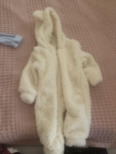 Dəstlər: Körpə geyim dəsti - 3 ədəd qalın, ayaqlı tulum: - Açıq mavi rəngdə — 35