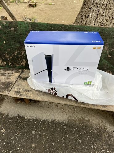 PS5 (Sony PlayStation 5): Pleysdatin 5 Silim 1 TB yadaw RU Versiya.Teze Pakofqadi. satlir 870