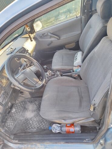 Volkswagen: Volkswagen Passat: 1991 г., 1.8 л, Механика, Бензин, Седан at lalafo.kg — 5 Volkswagen: Volkswagen Passat: 1991 г., 1.8 л, Механика, Бензин, Седан — 5